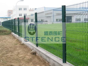 方钢立柱围栏 坚固耐用与现代美学的完美结合